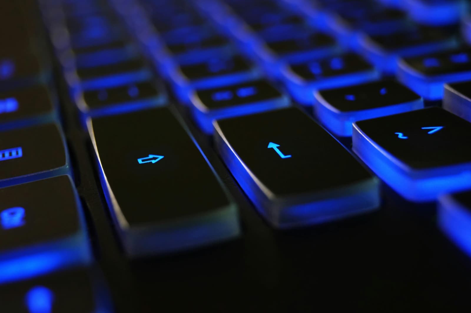 Incident Response Pivoting Across Evidence Automatically