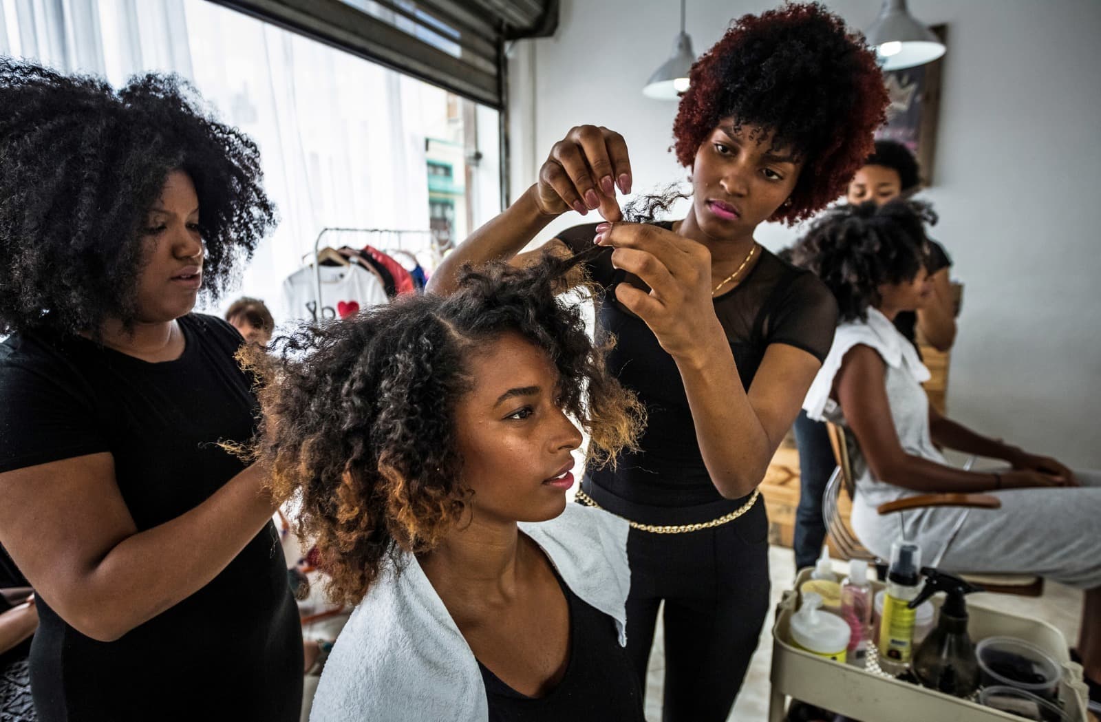Ionic blow dryer That Delivers Frizz-Free Hair Instantly